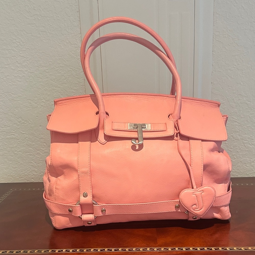 AUTHENTIC VINTAGE JUICY COUTURE BAG (EXCELLENT CONDITION)
DUST BAG INCUDED!!